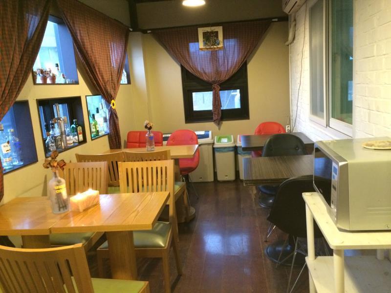 Comeinn Guesthouse Hongdae - Female Only Seul Zewnętrze zdjęcie