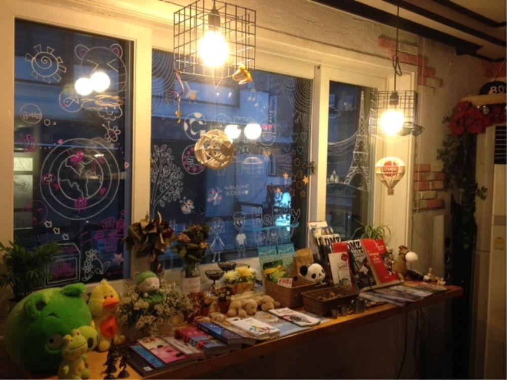 Comeinn Guesthouse Hongdae - Female Only Seul Zewnętrze zdjęcie
