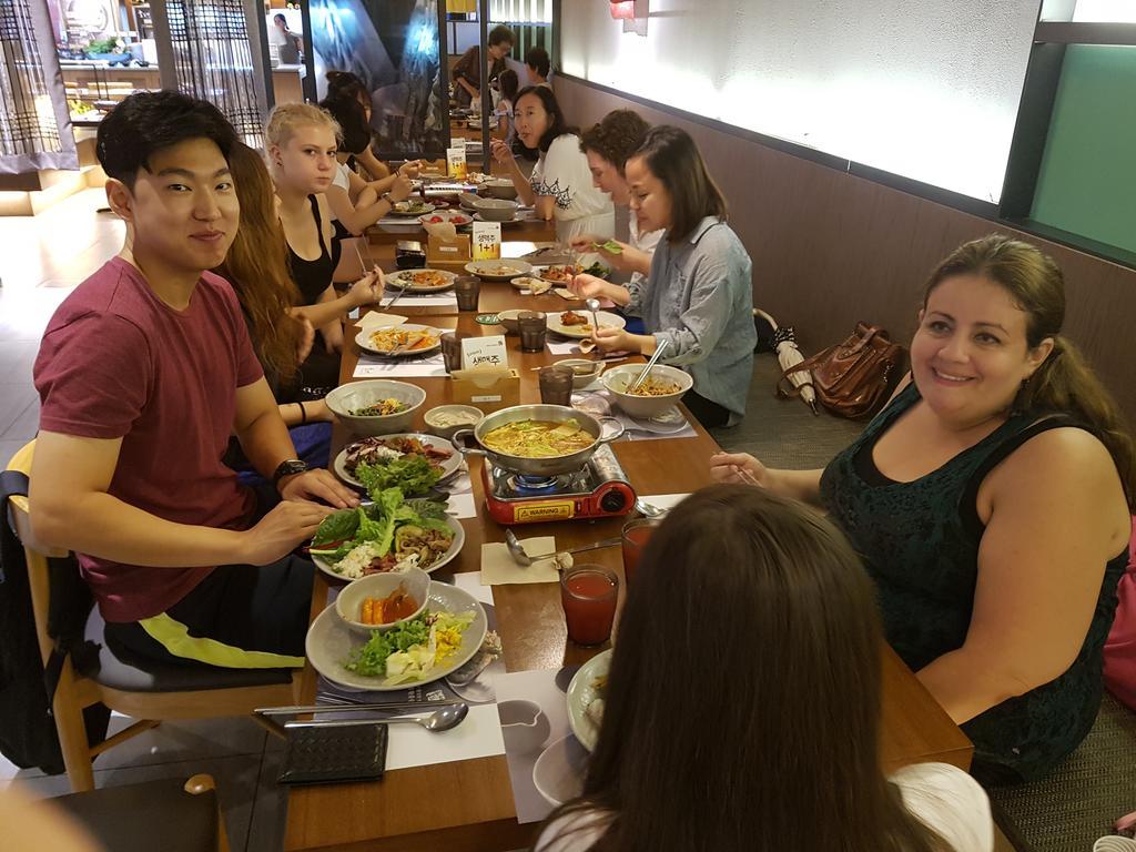 Comeinn Guesthouse Hongdae - Female Only Seul Zewnętrze zdjęcie