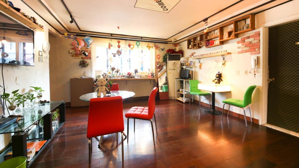 Comeinn Guesthouse Hongdae - Female Only Seul Zewnętrze zdjęcie