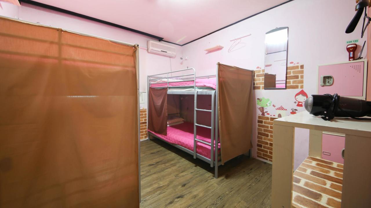 Comeinn Guesthouse Hongdae - Female Only Seul Zewnętrze zdjęcie