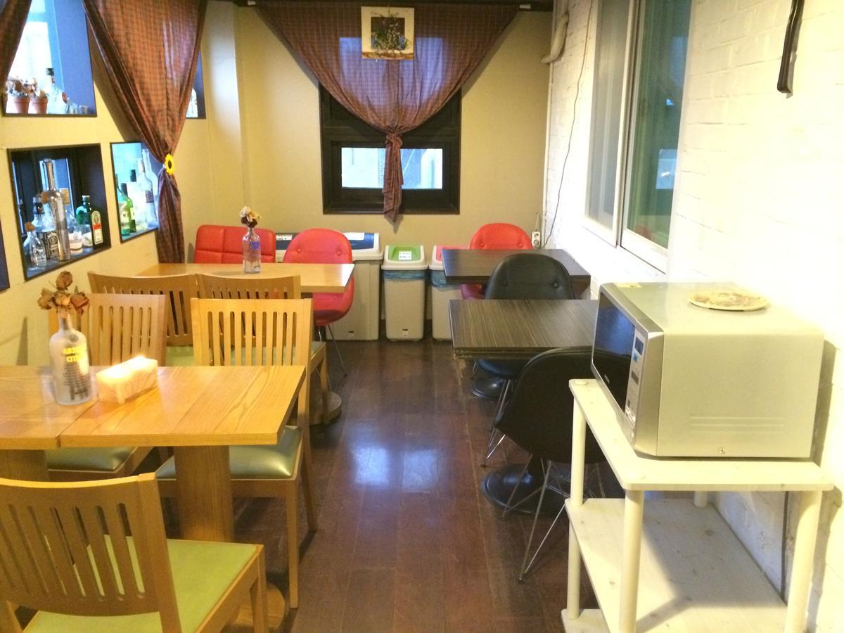 Comeinn Guesthouse Hongdae - Female Only Seul Zewnętrze zdjęcie