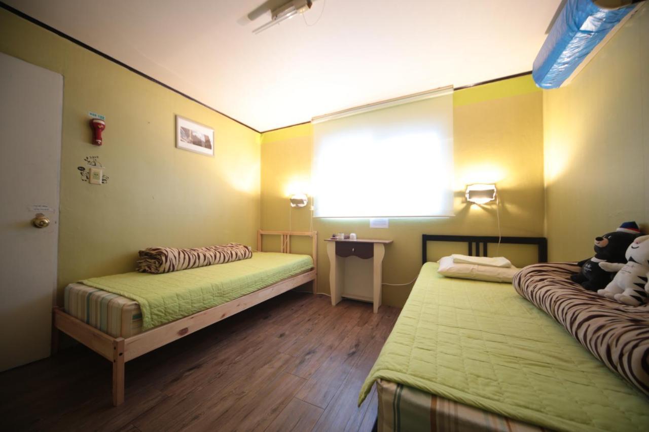 Comeinn Guesthouse Hongdae - Female Only Seul Zewnętrze zdjęcie
