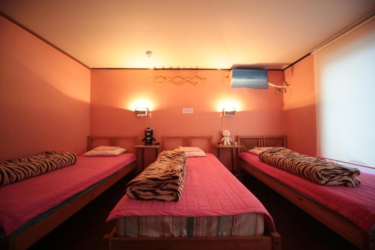 Comeinn Guesthouse Hongdae - Female Only Seul Zewnętrze zdjęcie