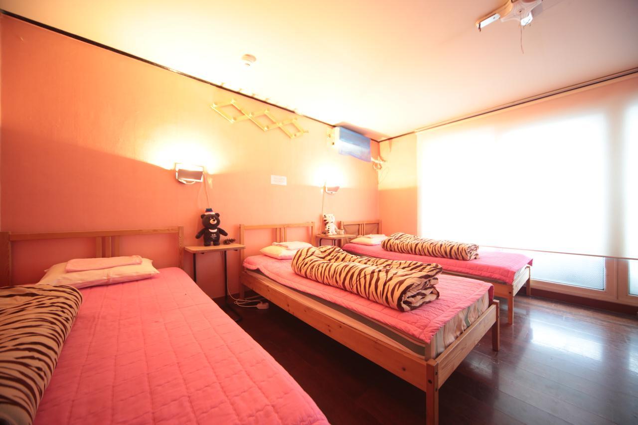 Comeinn Guesthouse Hongdae - Female Only Seul Zewnętrze zdjęcie