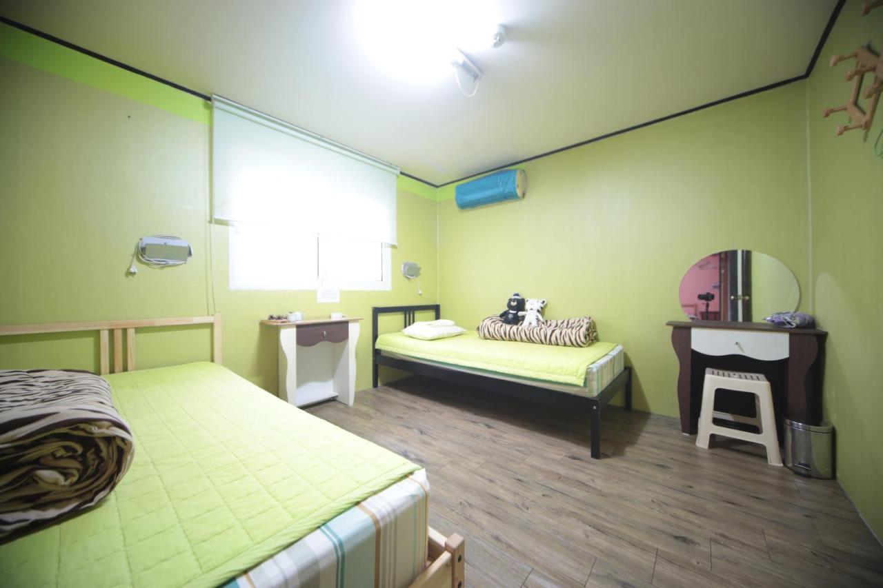 Comeinn Guesthouse Hongdae - Female Only Seul Zewnętrze zdjęcie